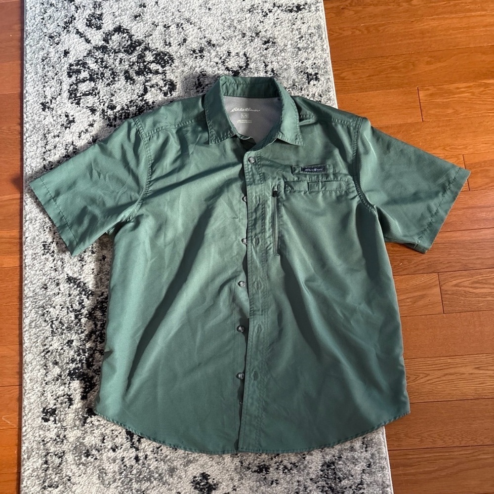 Eddie Bauer Green Casual Button Down Shirt​​